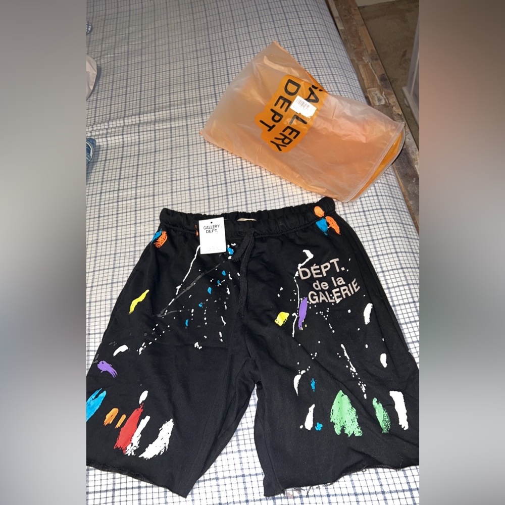 Gallery dept. Paint splatter shorts very comfortable